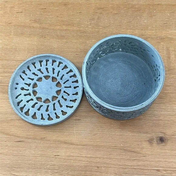 Hand Carved Soapstone Trinket Box Round Floral Lidded Jewelry Keepsake Gray - Picture 4 of 7
